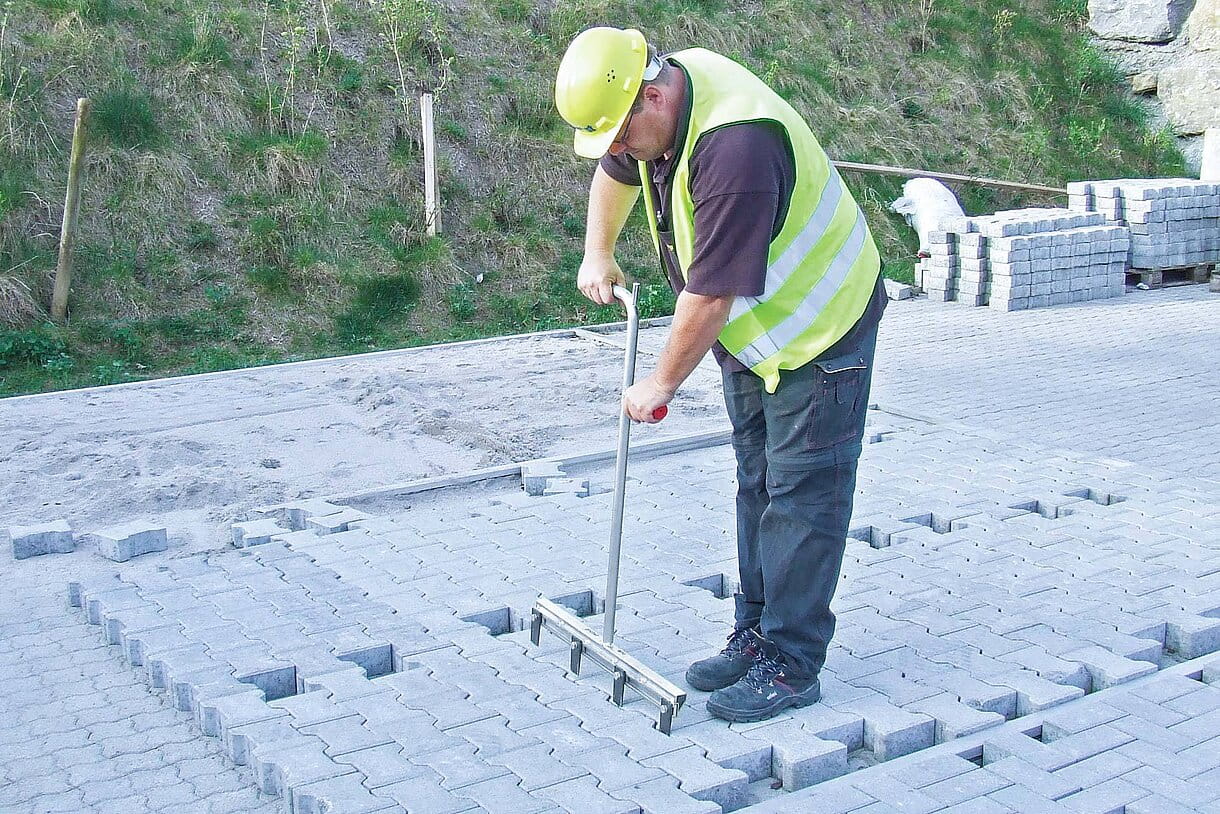 csm_79_2_mre_1_richteisen_fuer_pflaster_8a1b5ee6f7