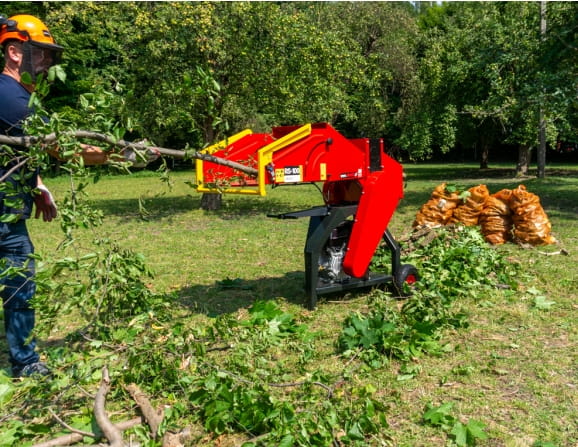 Remet CNC Holzhacker RS100 mit Benzinmotor (15PS)