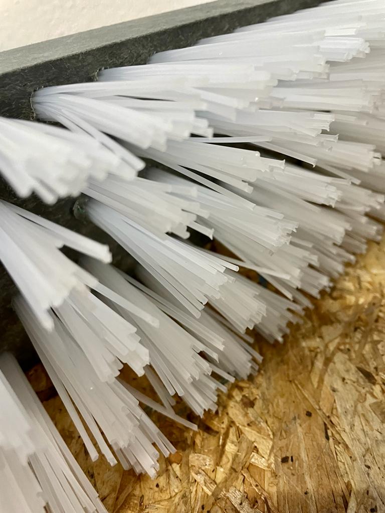 Horizon cattle scratch brush replacement strip