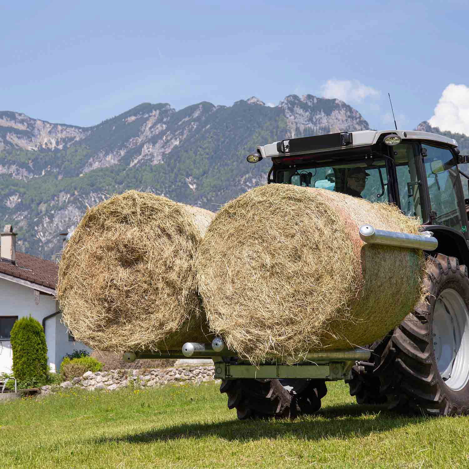 Fliegl Ballentransportgerät Schmetterling – 2 Rundballen | hydraulisch, verzinkt