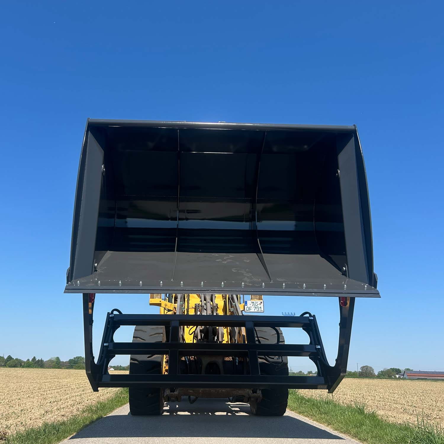 Fliegl high-tip bucket 3000 mm | Wheel loader attachment | 5.00 m³ | Hydraulic | Robust & efficient