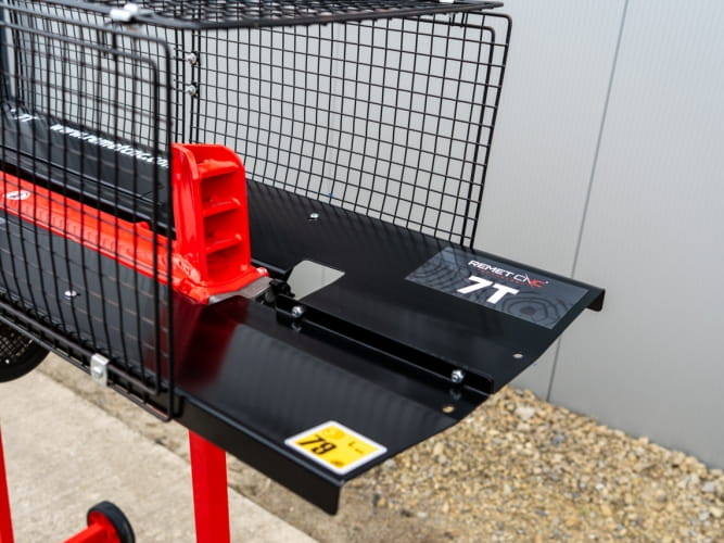 Remet CNC Log Splitter 7T – 230V / 3kW | Powerful horizontal log splitter