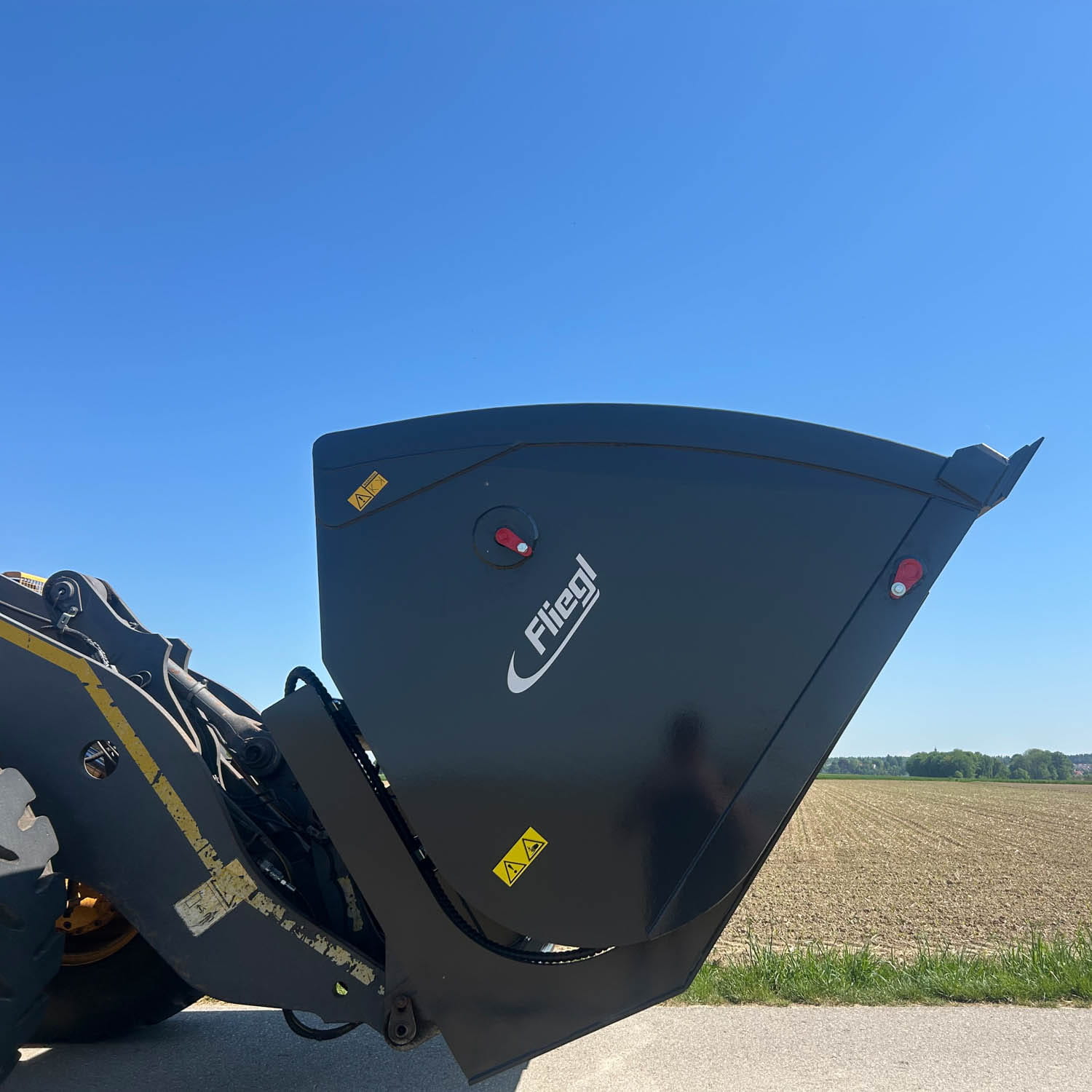 Fliegl high-tip bucket 3000 mm | Wheel loader attachment | 5.00 m³ | Hydraulic | Robust & efficient