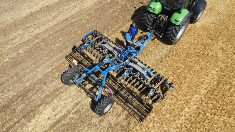 Pflug, Traktor, Bodenbearbeitung, Stahlrahmen, Anhänger
