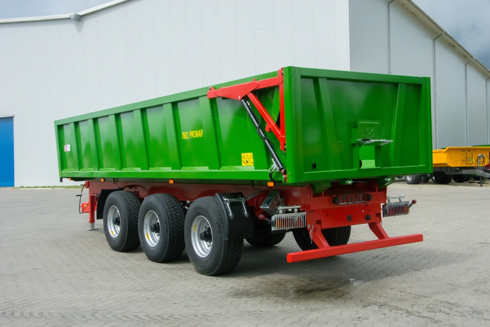 Landwirtschaftsfahrzeug, Anhänger, Containerauflage, Grünes Fahrzeug, Transportanhänger
