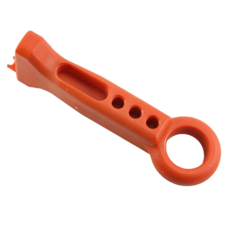 Easy screw-in aid for electric fence insulators – hand screwdriver for ring and slotted insulators