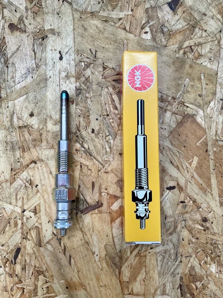 E035885 NGK Glühkerze Y-713R - passend zu Schäffer 16415-6551-2, 3400