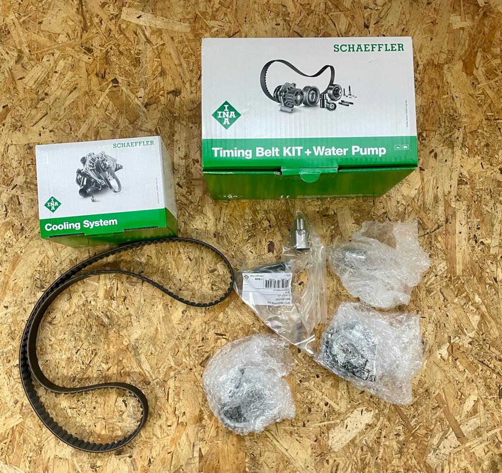 E035834 Schaeffler / INA Wasserpumpe + Zahnriemensatz - INA 530008230