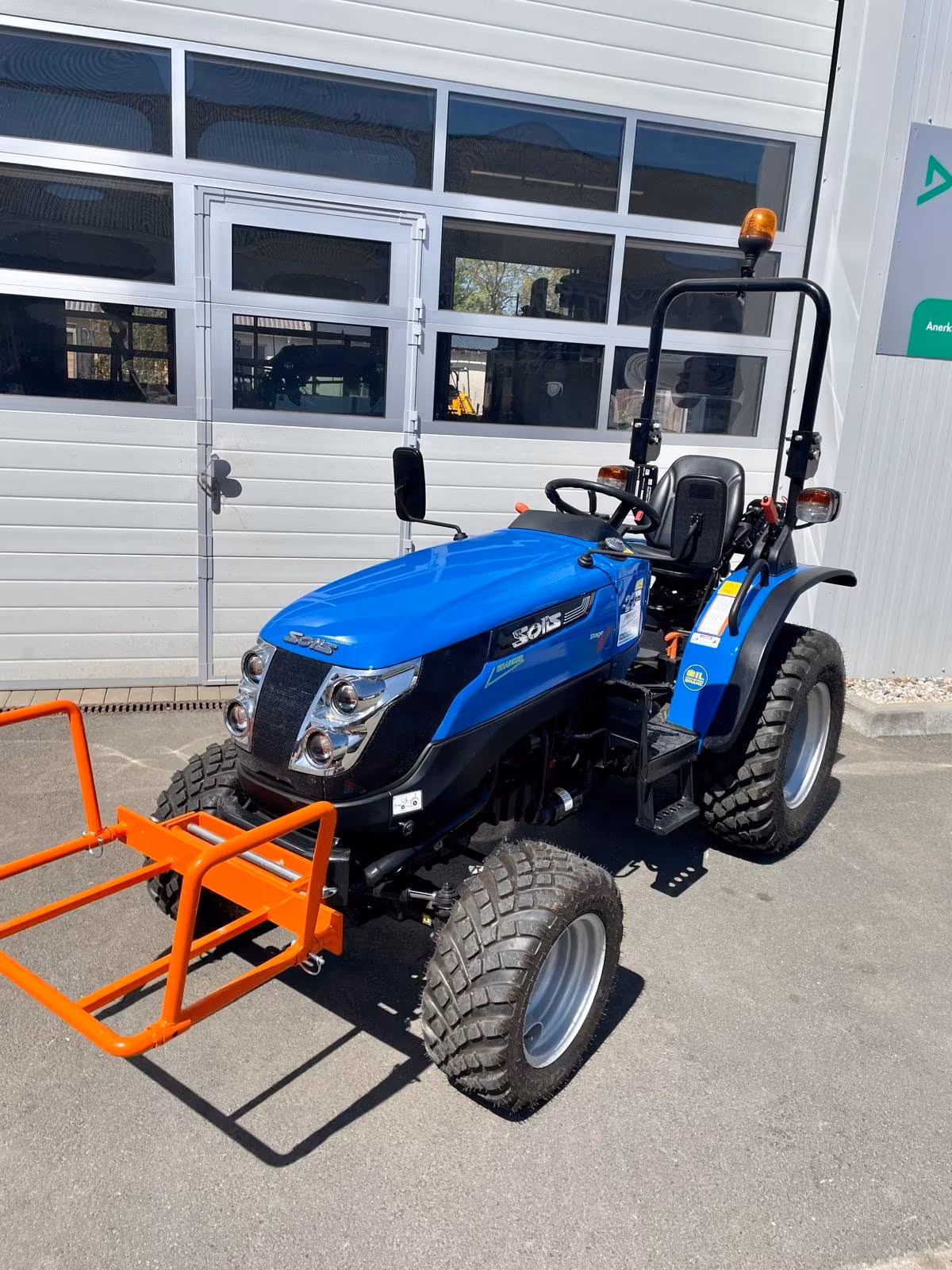 Solis 22 Traktor | 22 PS Allradtraktor mit Servolenkung & 3-Zylinder-Diesel – TÜV & Zulassung inklusive