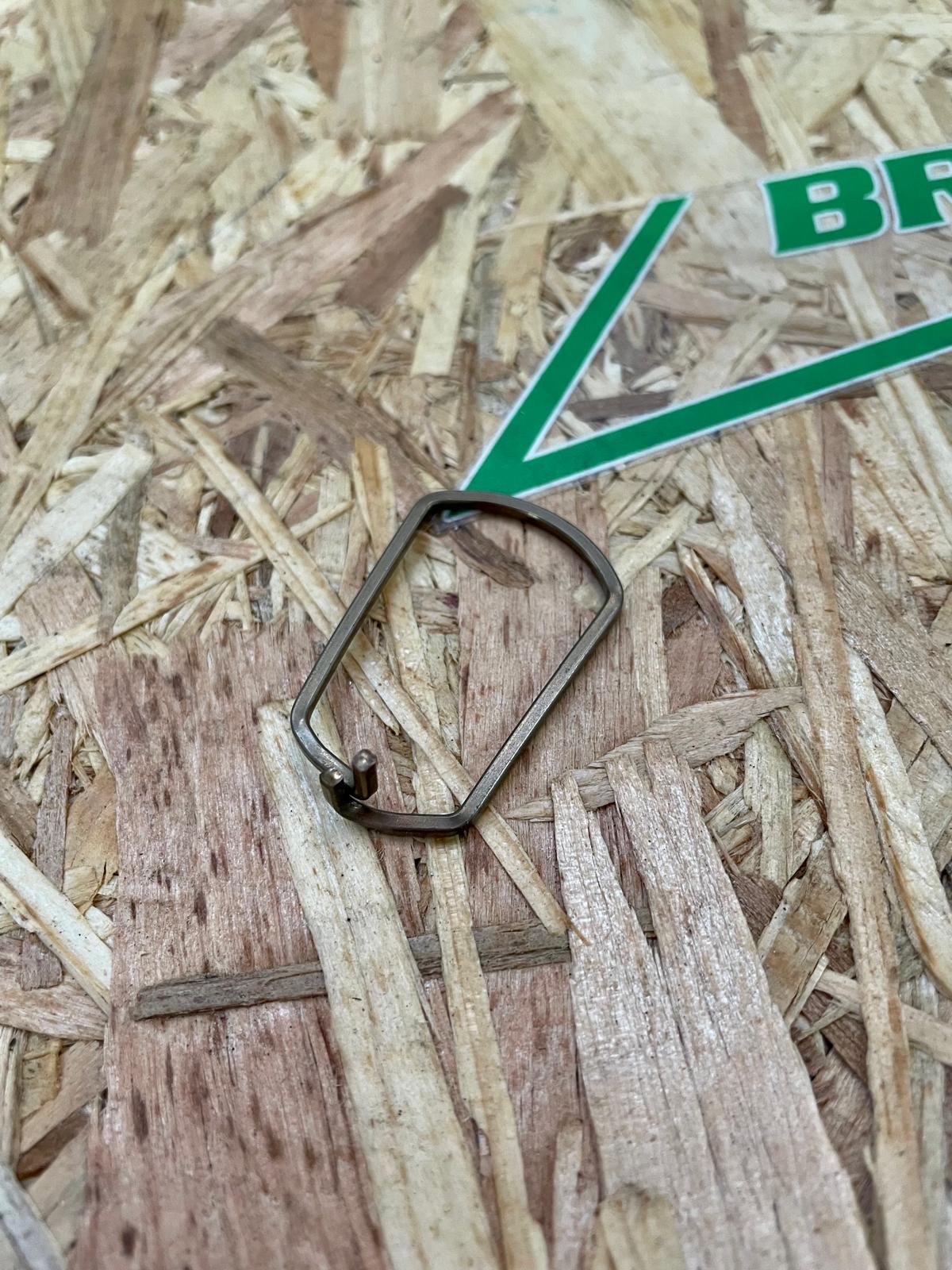 BL26004 John Deere Federklemme - L209616