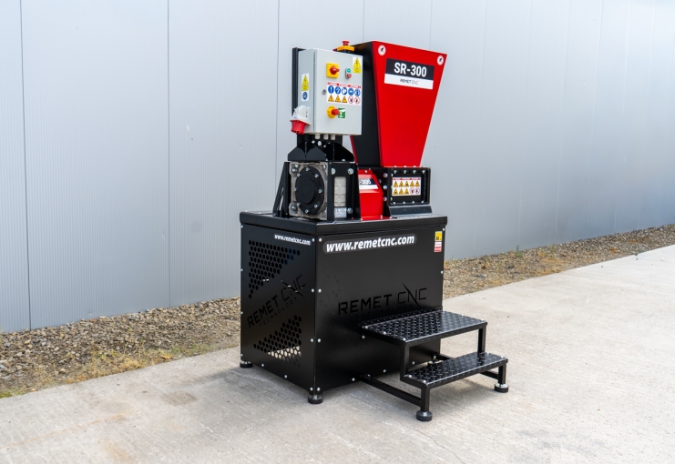 REMET CNC Technology Shredder 5,5kW mit 300x200mm Arbeitskammer für Recycling und Kunststoffzerkleinerung