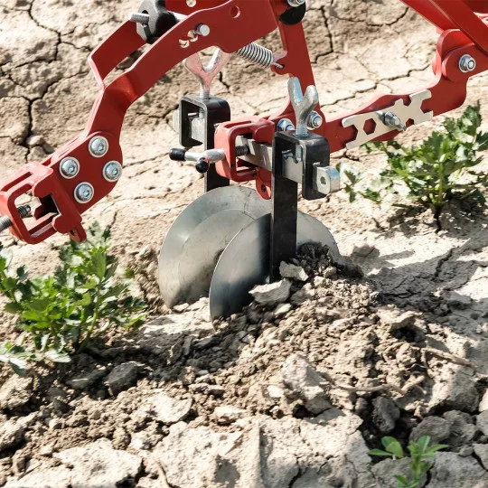 Precision disc share for wheel hoes