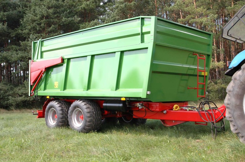 Landwirtschaftlicher Anhänger, Pritsche, Grüner Anhänger, Ladungsträger, Anhänger mit Mäe
