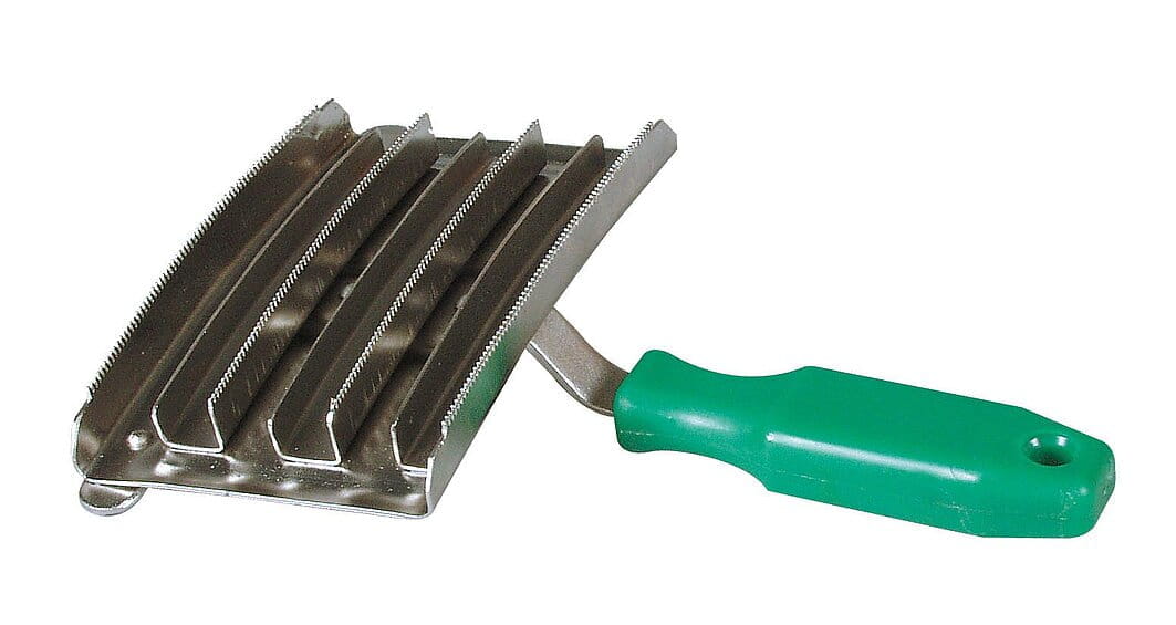 20369 Metallstriegel bei Schmutz & Fellwechsel - 7-reihig