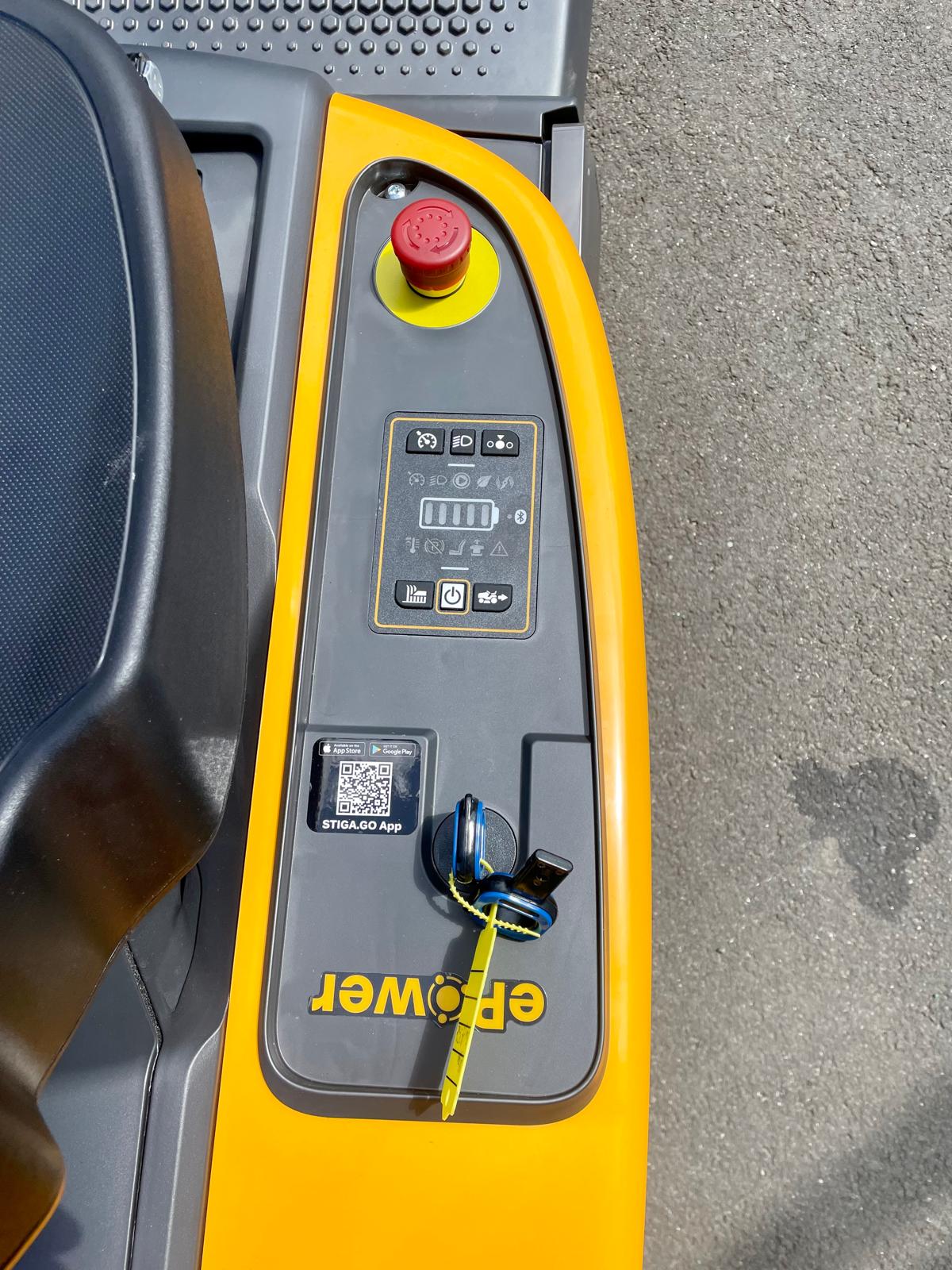 Akku Rasentraktor Stiga Swift 372e - inkl. 2x Akkus und Ladegerät