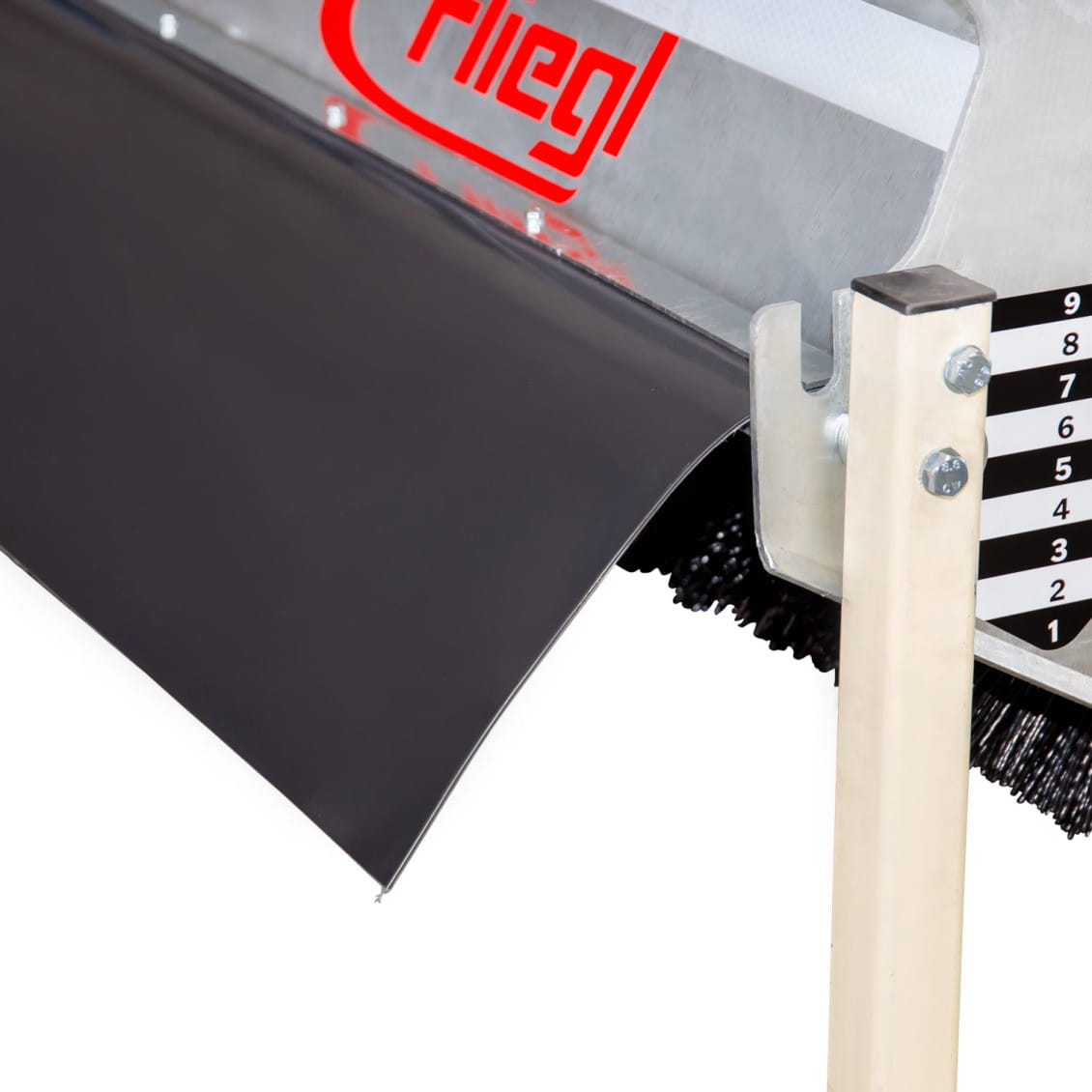 Spritzschutz montiert / für Kehrmaschine 2300 mm