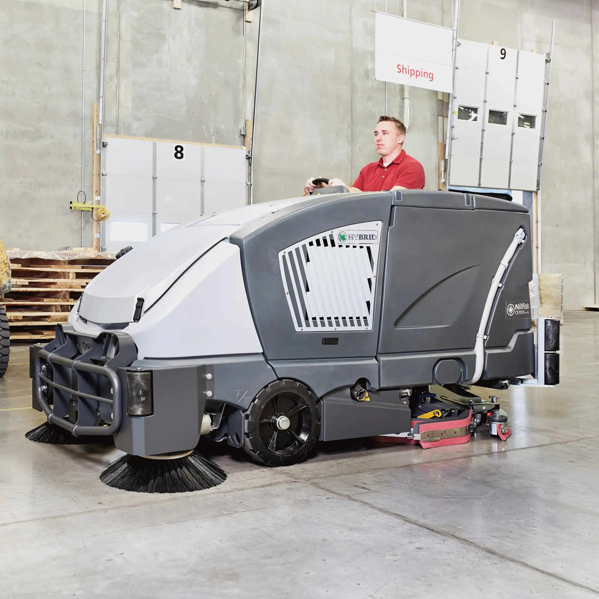 nilfik_cs7010_combination_machines_warehouse_cleaning (1)