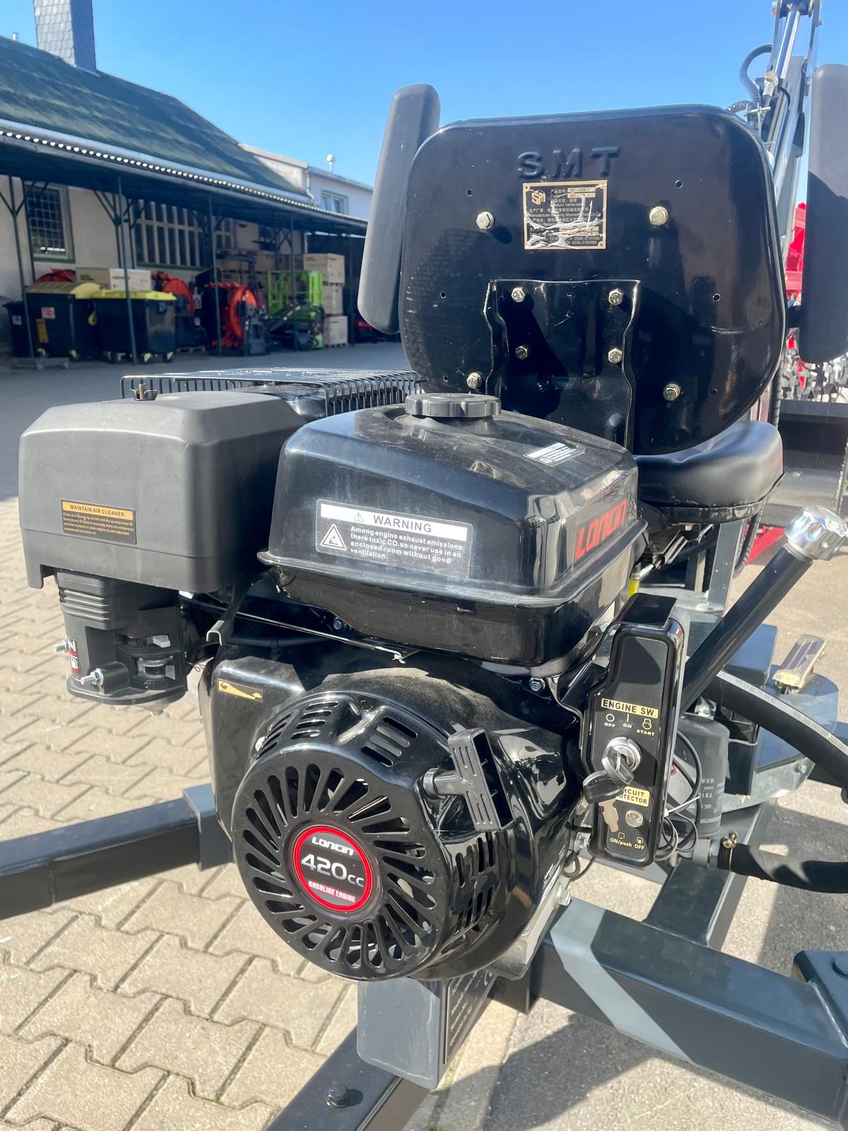 Schreitbagger Nero 580 kg | 15 PS Loncin Benzinmotor | 360° Schwenkbereich | E-Start