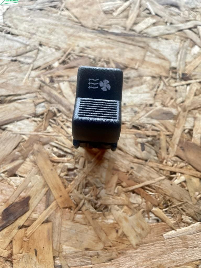 ET03008 MTS Schalter Luftgebläse - P1470411