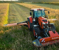 Kubota Traktor M7004