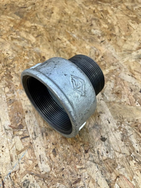 Temperguss Reduziermuffe 2" x 1 1/2"