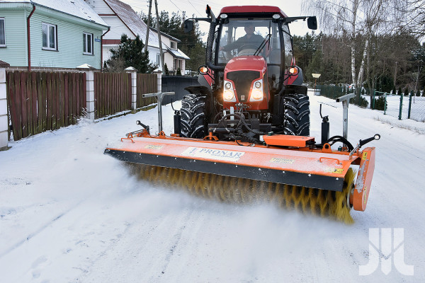 Pronar Traktor Kehrmaschine ZM-28H