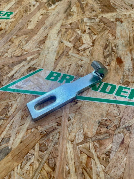 Hesterberg Eingriffhaken verzinkt - passend zu Conow HW80 / HW60